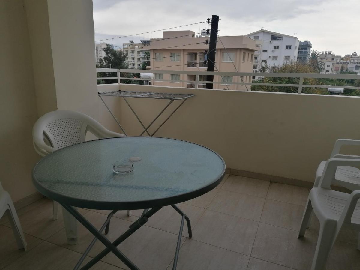 Family apartment in Mackezie Larnaca Buitenkant foto
